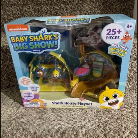 Other - Baby shark’s big show! Shark house playset with lights and sound